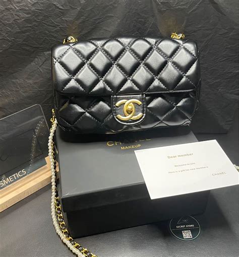 chanel makeup vip gift.